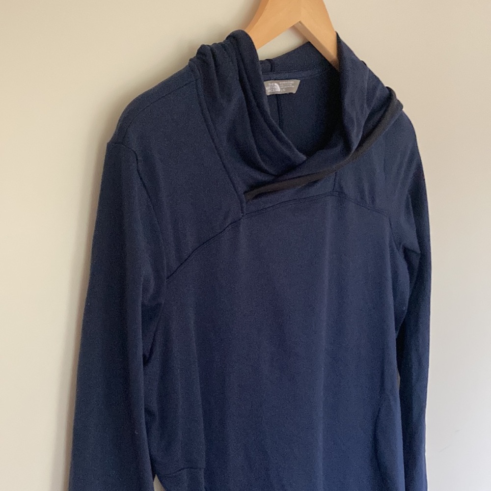 North face athletic long sleeve dress with hood
